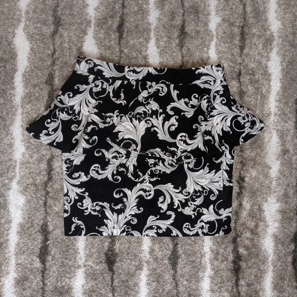 FOREVER21 Ruffle Pattern Mini Skirt